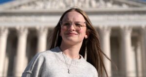 Tối Cao Pháp Viện xem xét các hạn chế của tiểu bang về vận động viên chuyển giới