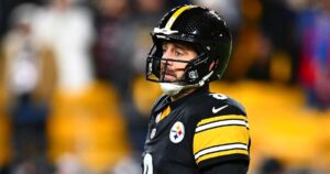 Huấn luyện viên Mike Tomlin từ chức, chấm dứt sự nghiệp huấn luyện viên trưởng của đội Pittsburgh Steelers