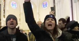 Lầu Năm Góc ra lệnh cho quân đội chuẩn bị triển khai đến Minnesota