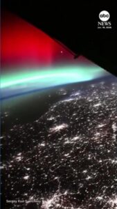 Cosmonaut ghi lại cảnh tượng tuyệt đẹp của cực quang từ Trạm Vũ trụ Quốc tế