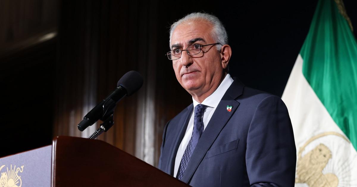 Hoàng tử Iran lưu vong tuyên bố có thể dẫn dắt đất nước đến dân chủ, nhưng Tổng thống Trump vẫn chưa ủng hộ 1 260122 Reza Pahlavi ew 1154a b245db