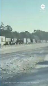 Bão mùa đông gây hỗn loạn trên đường cao tốc Louisiana 3 Bão mùa đông gây hỗn loạn trên đường cao tốc Louisiana