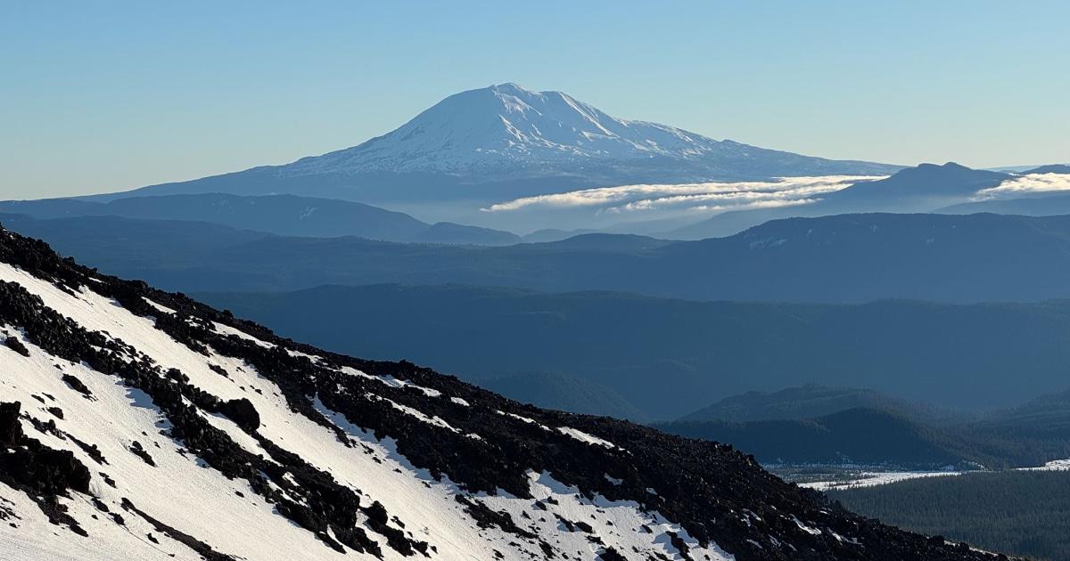 Miền Tây Hoa Kỳ đối mặt với 'hạn hán tuyết' khi lượng tuyết tích tụ ở mức thấp kỷ lục 1 260128 Mount Saint Helens aa 502 3653fd
