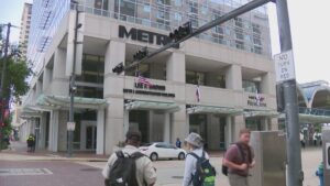 METRO Sửa Đổi Thống Kê Tội Phạm Trực Tuyến