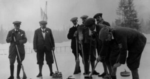 01-25-1924: Thế vận hội Mùa đông đầu tiên: Khai mạc tại Chamonix, Pháp