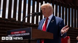 Tổng Thống Donald Trump Lại Đe Dọa Dùng Đạo Luật Nổi Dậy