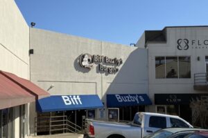 Quán Biff Buzby’s Burgers ở Live Oak đóng cửa sau 25 năm