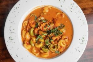 Nhà hàng Ý Roma’s Italian Bistro khai trương tại Grapevine với pizza và mì Ý