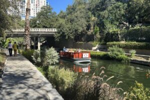 San Antonio sẽ xả nước sông để bảo trì River Walk