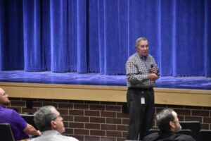 Cựu Giám Đốc Học Khu Tom Crowe Qua Đời Ở Tuổi 75 34 Cựu Giám Đốc Học Khu Tom Crowe Qua Đời Ở Tuổi 75