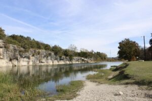 Vỡ đường ống nước thải, một phần đường mòn San Gabriel bị đóng cửa