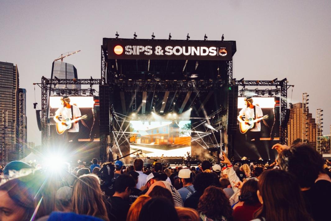 Lễ hội âm nhạc Coca-Cola Sips & Sounds có Christina Aguilera và Calvin Harris 1 403827