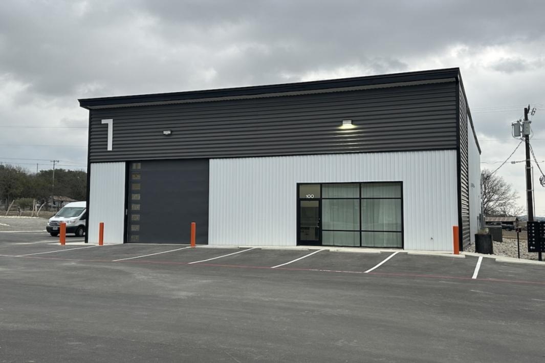 The Intrepid Thread chuyển địa điểm đến New Braunfels 1 403844