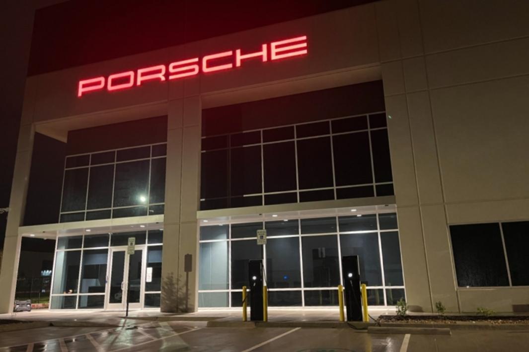 Porsche Mở Trung Tâm Phân Phối và Đào Tạo Kỹ Thuật tại Bắc Fort Worth 1 404000