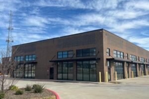 Cựu cầu thủ bóng bầu dục mở công ty địa ốc thương mại ở Southlake