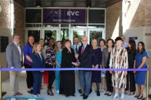 Trường Cao đẳng Cộng đồng Austin và các nhà lãnh đạo nha khoa địa phương giải quyết tình trạng thiếu hụt nhân viên vệ sinh răng miệng