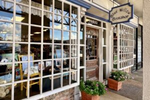 Hiệu sách Blue Willow kỷ niệm 30 năm thành lập