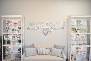 Cửa hàng trang sức Kinsley Armelle đóng cửa hàng trực tuyến