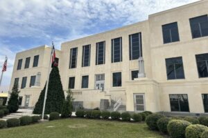 Chính quyền Hạt Guadalupe Tạm Hoãn Bỏ Phiếu Cập Nhật Kế Hoạch Đường Xá Chính