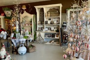 Ruizstudios Home Decor Mở Cửa Hàng Đồ Cổ tại Katy