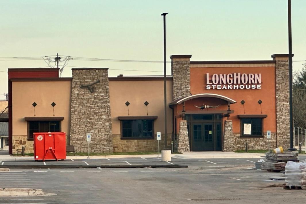 Nhà hàng LongHorn Steakhouse sắp khai trương tại Bastrop 1 404795