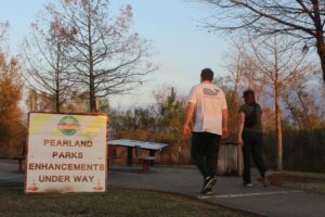 Pearland mở rộng đường mòn và vỉa hè để tăng tính thân thiện với người đi bộ