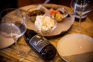 Quán rượu Pluto’s khai trương tại trung tâm thành phố Bastrop