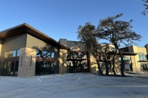 Trung tâm thương mại mới hoàn thành gần Dripping Springs