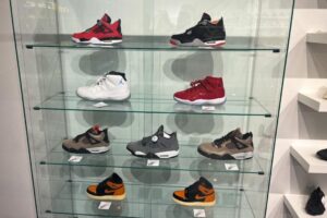 Cửa hàng giày Sneaker City đóng cửa tại Grapevine