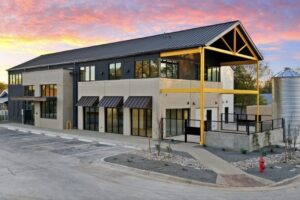 Trung Tâm Phân Phối Thực Phẩm Khẩn Cấp Mới tại Hạt Bastrop Mở Cửa Với Chi Phí 7.5 Triệu Đô-la