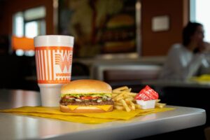 Whataburger Khai Trương Chi Nhánh Thứ Tư Tại Pearland