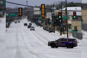 Bão mùa đông Fern phủ băng Boerne, trường học đóng cửa ngày 26/1 21 Bão mùa đông Fern phủ băng Boerne, trường học đóng cửa ngày 26/1