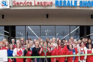 Cửa hàng bán đồ cũ của Bay Area Service League mở cửa tại Webster 12 Cửa hàng bán đồ cũ của Bay Area Service League mở cửa tại Webster