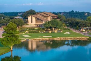 Các Câu Lạc Bộ Địa Phương Đầu Tư Vào Sức Khỏe Với Nâng Cấp Cơ Sở Vật Chất, Sân Golf Lớn