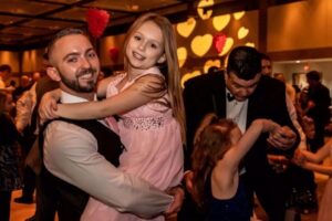 5 sự kiện cuối tuần tại vùng Dallas-Fort Worth: Vũ điệu cha con, làm đồ thủ công và nhạc sống