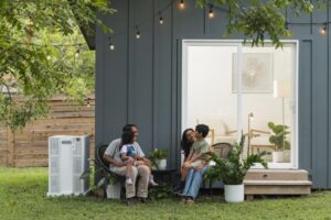 Nhu cầu sử dụng pin năng lượng mặt trời tại gia tăng khi người dân Texas tìm cách chấm dứt tình trạng lưới điện chập chờn