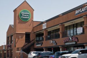 Tỷ lệ trống mặt bằng bán lẻ tại Denton giảm gần 2%