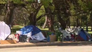 Hạt Los Angeles Khai Trương Sở Dịch Vụ và Nhà Ở cho Người Vô Gia Cư Mới