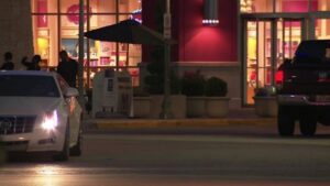 Trung tâm thương mại Memorial City ở Houston phải sơ tán vì rò rỉ khí amoniac