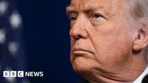 Tổng Thống Donald Trump tiết lộ dùng liều aspirin cao hơn khuyến nghị