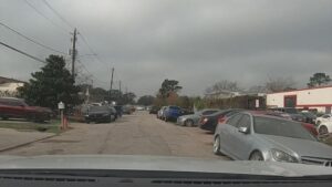 Cộng đồng người da màu ở Houston bị 'bủa vây' bởi các bãi xe phế liệu 33 Cộng đồng người da màu ở Houston bị ‘bủa vây’ bởi các bãi xe phế liệu