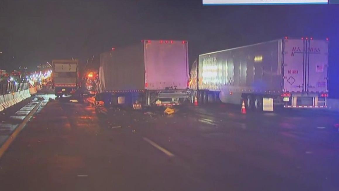 Một người thiệt mạng trong vụ tai nạn liên hoàn trên Xa lộ 5 ở Santa Clarita 1 5 fwy santa clarita