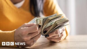 Đồng Đô la Mỹ giảm xuống mức thấp nhất trong 4 năm, khả năng còn tiếp tục sụt giảm