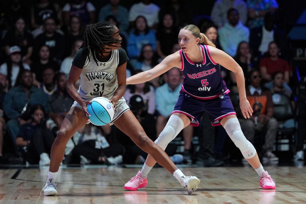 Xem các cầu thủ Valkyries đối đầu nhau trong giải Unrivaled 1