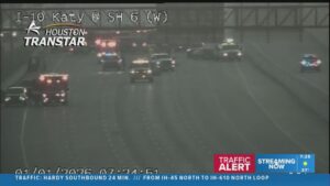 Tai nạn trên xa lộ Katy ở Houston gây ách tắc giao thông