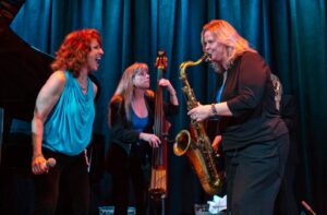 Buổi biểu diễn ‘Wild Women of the Sixties!’ đến Alameda vào thứ Bảy