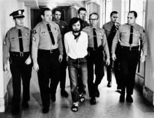 Lịch sử ngày 25 tháng 1: Charles Manson bị kết án giết người, âm mưu 33 Lịch sử ngày 25 tháng 1: Charles Manson bị kết án giết người, âm mưu