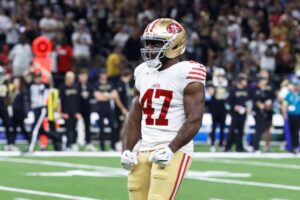 Bryce Huff của 49ers Gạt Bỏ Quá Khứ Philadelphia