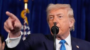 Sau Maduro, Tổng Thống Trump nhắm đến Greenland và Cuba?