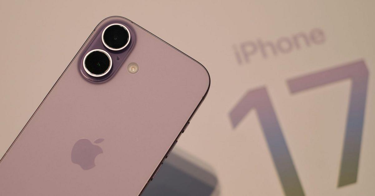 Apple dominated best selling smartphone rankings with base model iPhone 17 a standout